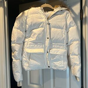 Theory white ski jacket w removable fur hood size M